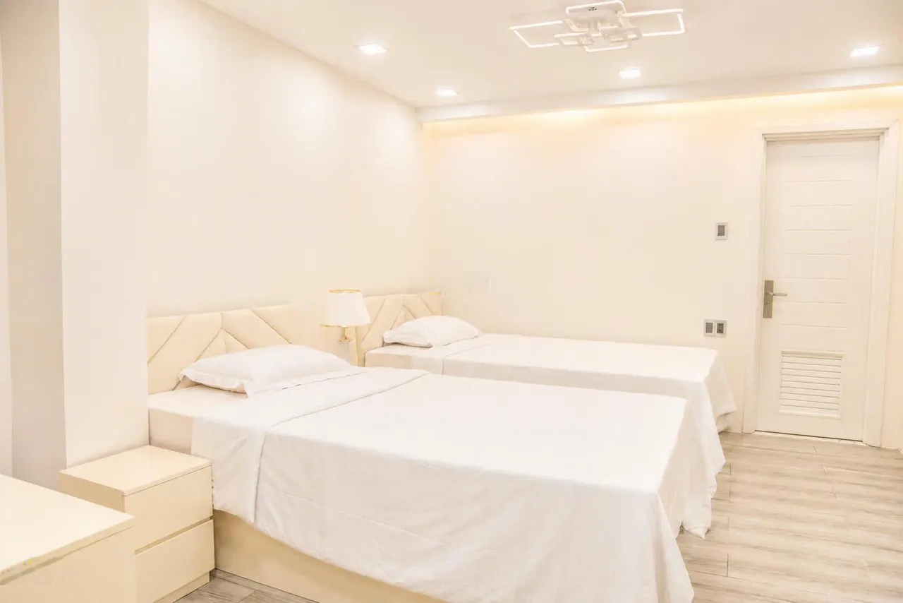 Cho thuê CHCC Penthouse Cộng Hòa Plaza, 155m2, 4PN, 3WC, giá: 17tr/th, view đẹp. Lh: 089••••51