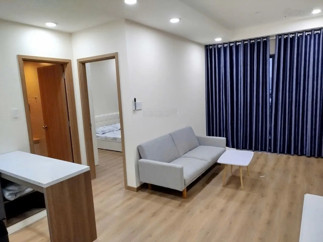 Cho thuê CH Viva Plaza, 1PN có nội thất, nhà mới giá 10tr. LH: Hà 091••••83