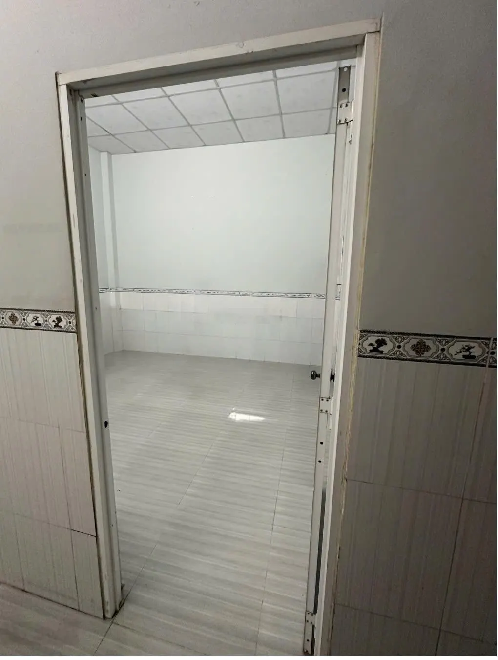 Cho thuê nhà trệt 1 lầu rộng lộ giới ôtô đậu trước nhà, ngay KDC Hồng Loan - Cái Răng TP Cần Thơ
