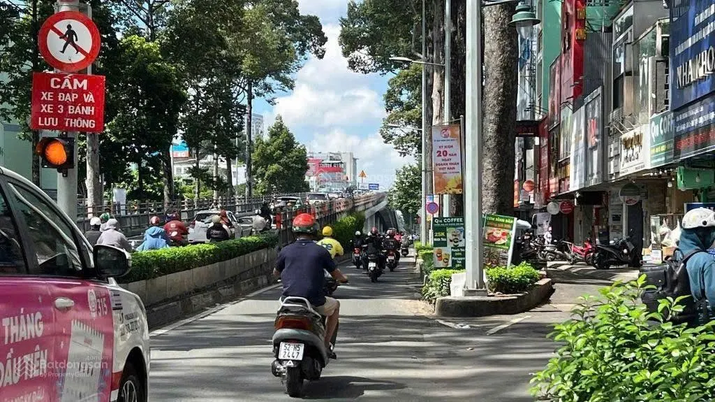 Góc 2 mặt tiền gần Vạn Hạnh Mall khu sầm uất trung tâm Quận 10