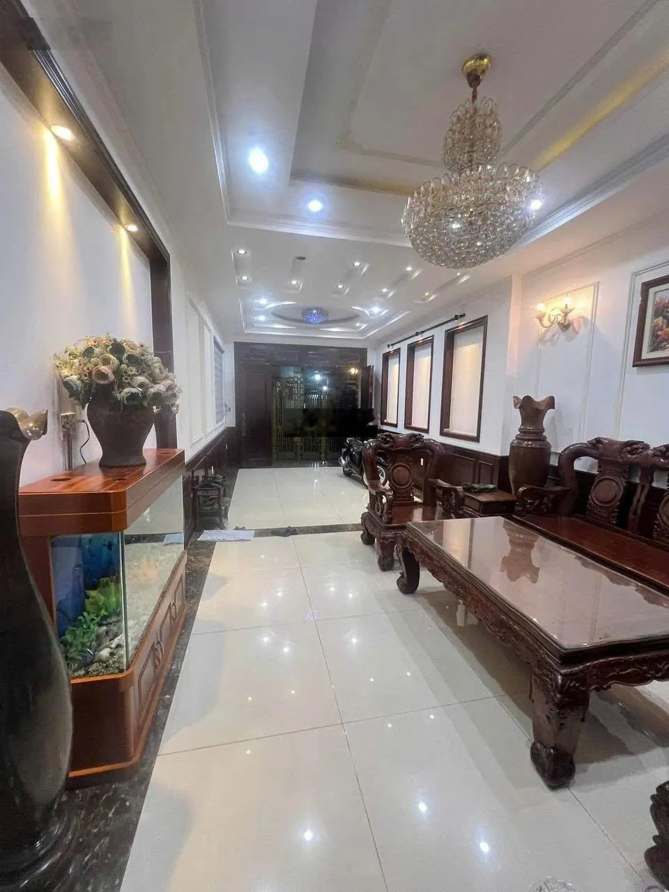 Cho thuê nhà HXH góc 2MT 241/2A Nguyễn Thiện Thuật P.1 Q.3 thông ra Điện Biên Phủ