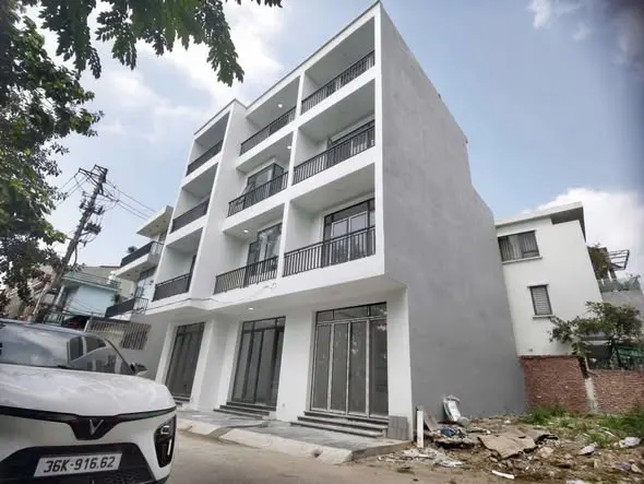 Bán nhà 4 tầng tại Đông Vệ, nay là phường Hạc Thành