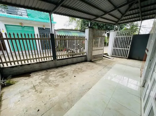 Cho thuê nhà 2 phòng ngủ đường cặp sông Cái Răng Bé, gần cầu Lê Bình, Cái Răng, Cần Thơ