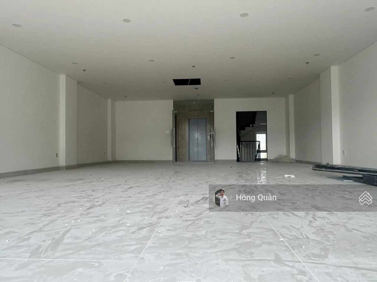 Cho thuê toà nhà đường Trương Văn Bang,DT 8x20m,Hầm 7 tầng mới 100%.Giá 230tr/th.Lh Quân 090••••09