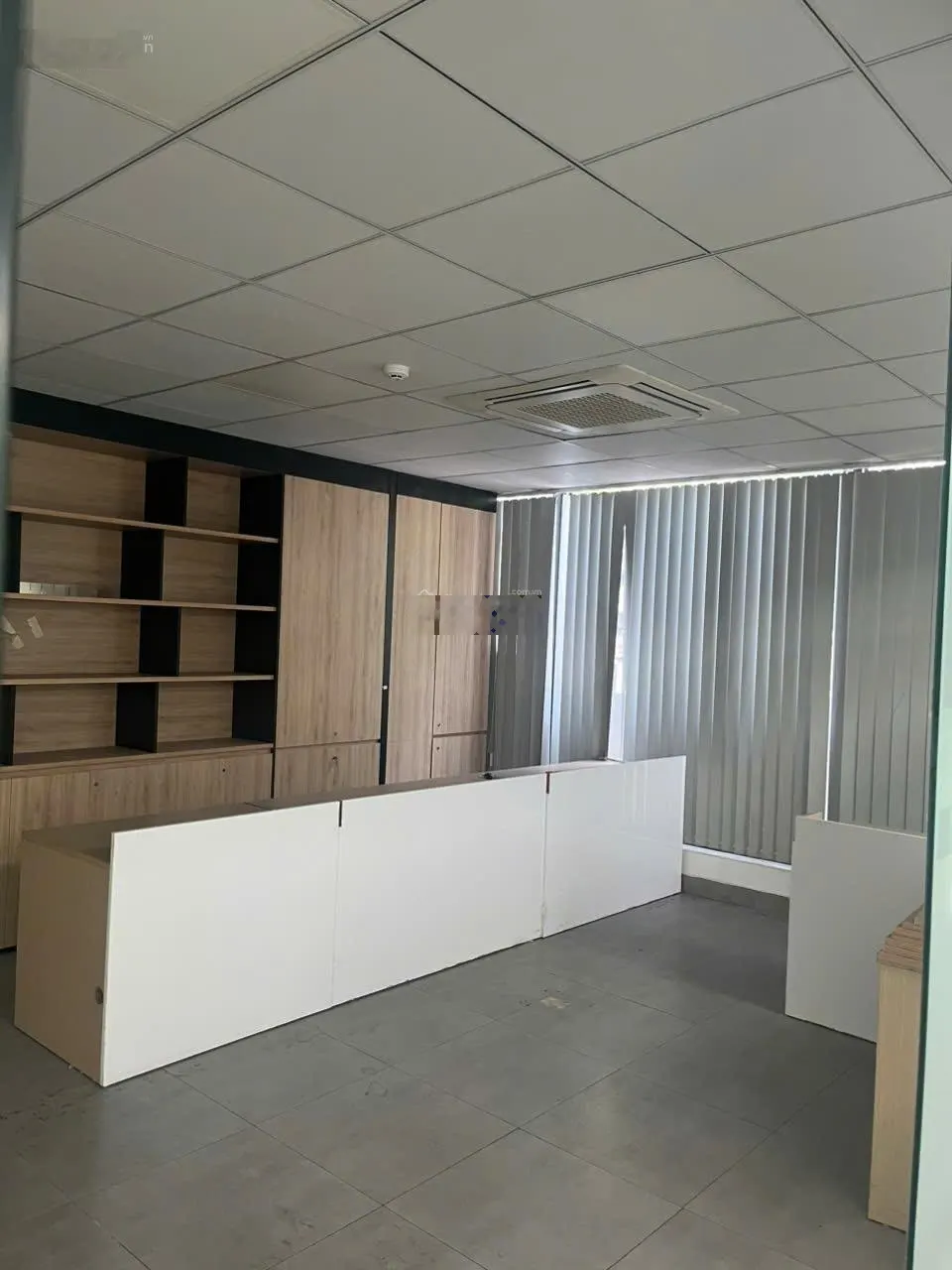 Cho thuê văn phòng tại 210 Đội Cấn, diện tích 70m2, giá 15 triệu, có thể vào luôn