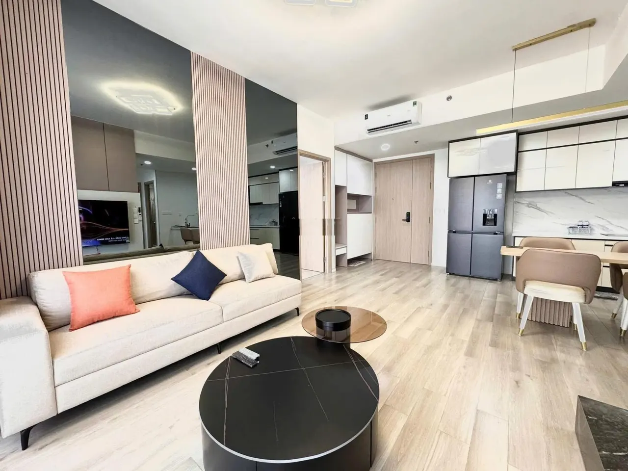 Cho thuê CC 3PN, 2WC, 90m2 tại Xi Grand Court, giá siêu hời 19 triệu lh 093••••50 E Phượng