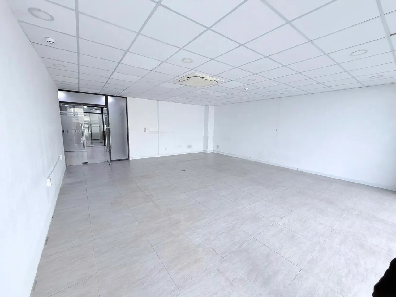 Cho thuê VP Hồng Lĩnh Q10, 55m2, sàn suốt không cột, có ban công thoáng, phù hợp đa dạng ngành nghề