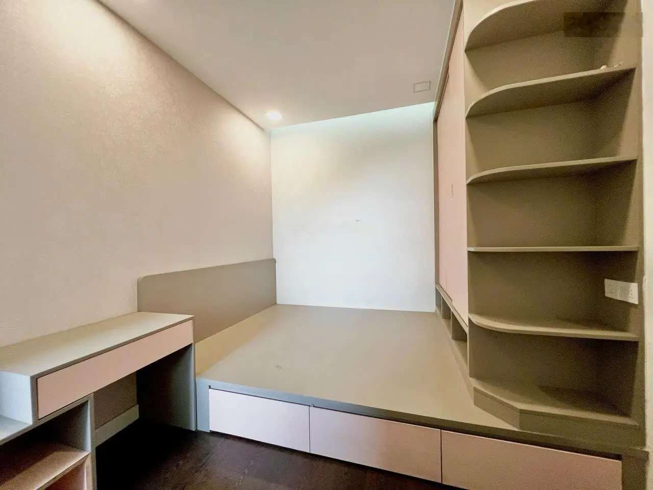 Cho thuê căn hộ chung cư Orchard Garden (chủ đầu tư Novaland) 3PN 2WC 100m2 gần Công viên Gia Định