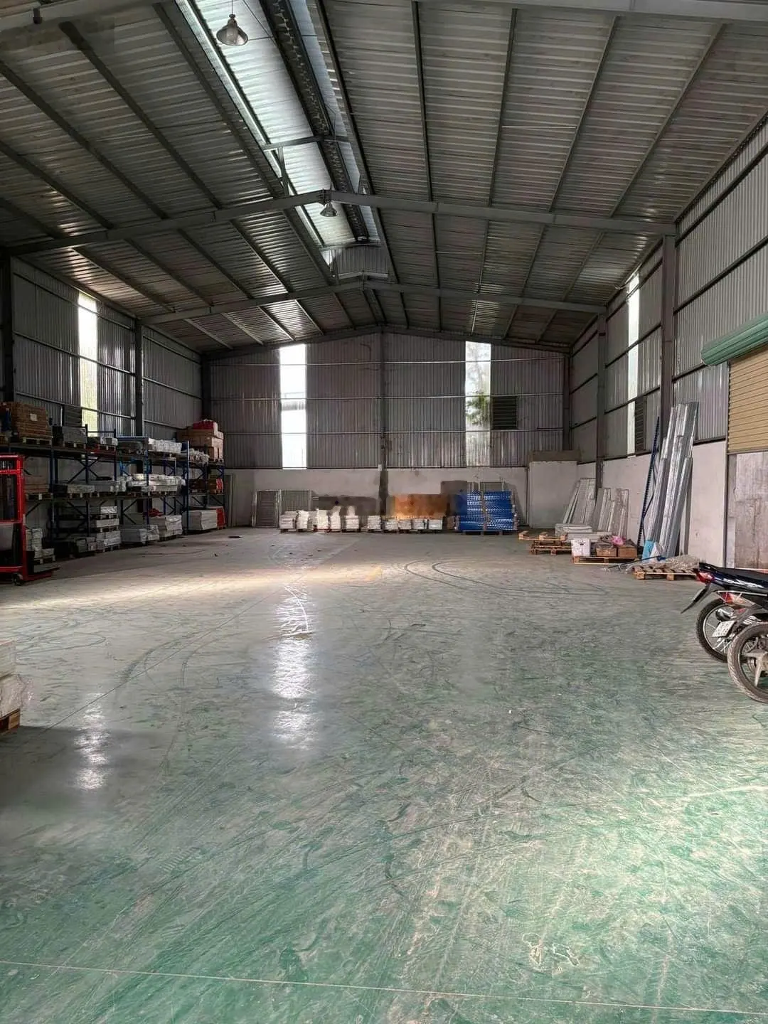 Cho thuê nhà xưởng 1000m2 đường Lê Văn Khương