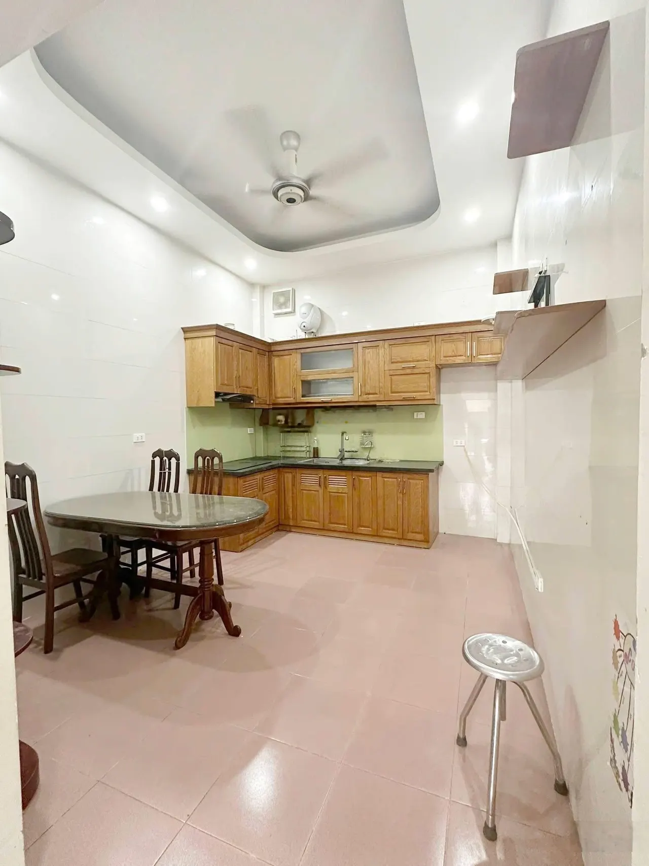 Cho thuê nhà Hàm Nghi 50m x 4T, full điều hoà bếp, giá 14tr, ô tô qua nhà