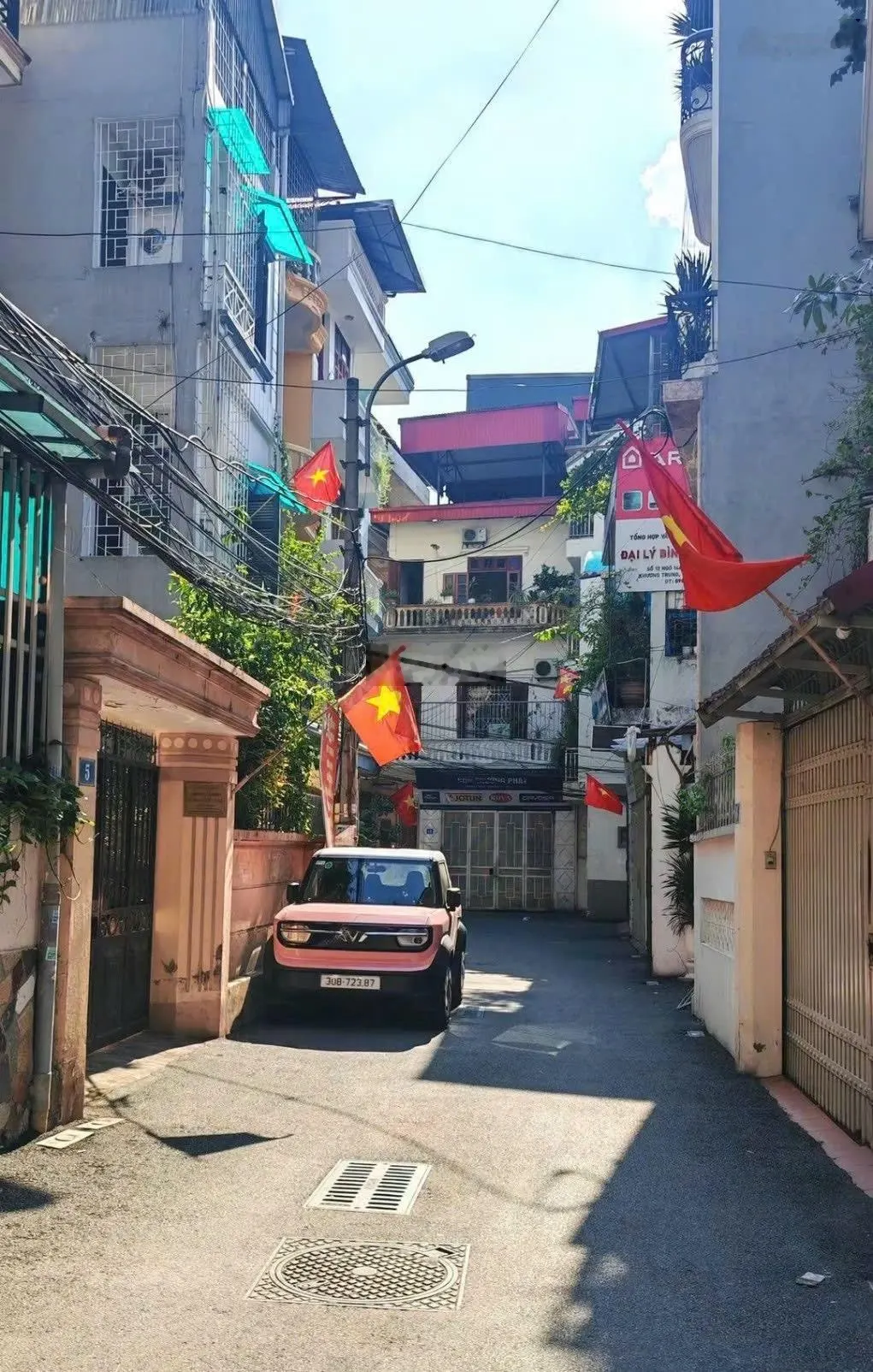 50m2 -gara oto -hoàng văn thái -13 tỷ -phân lô -mt: 3.7m -20m oto tránh -thang máy sửa -80m ra phố