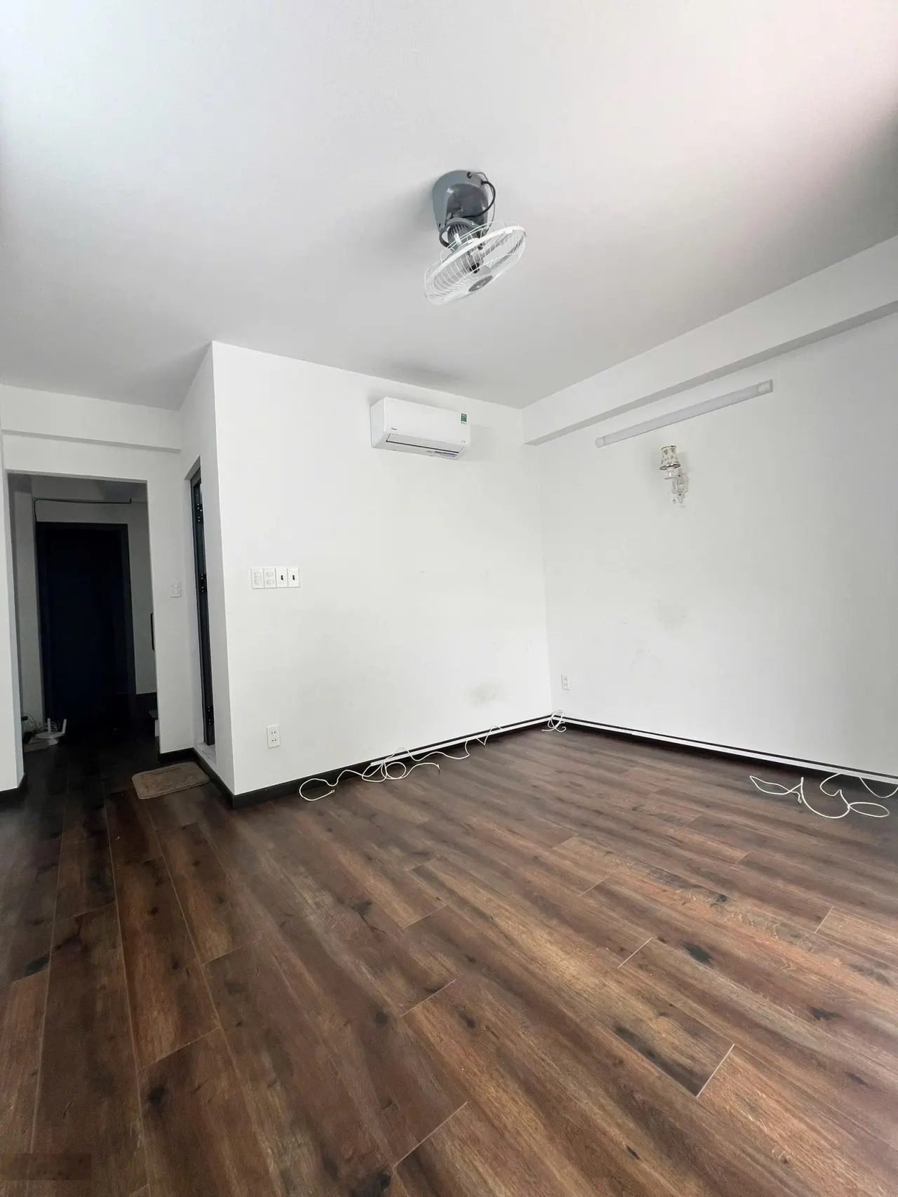 Nhà 5 tầng có hầm mặt tiền Phạm Văn Đồng - Giá 23 triệu/tháng, P. Hiệp Bình Chánh