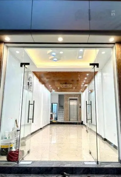 Cho thuê nhà ngõ 29 Mạc Thái Tổ (Oto vào nhà) 50m2x5 tầng thang máy giá 32tr/th