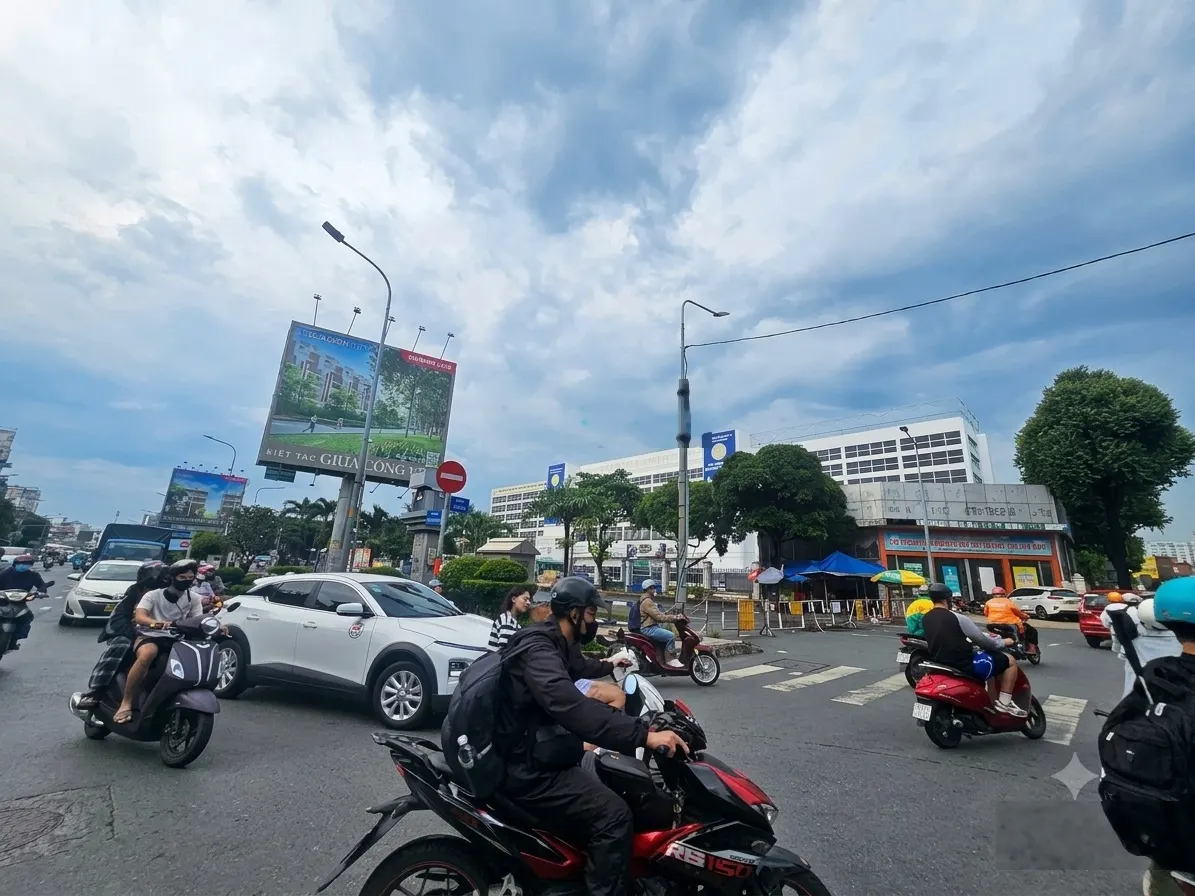 Góc 2 mặt tiền vị trí vàng đắc địa - đối diện Nhà triển lãm Tân Bình