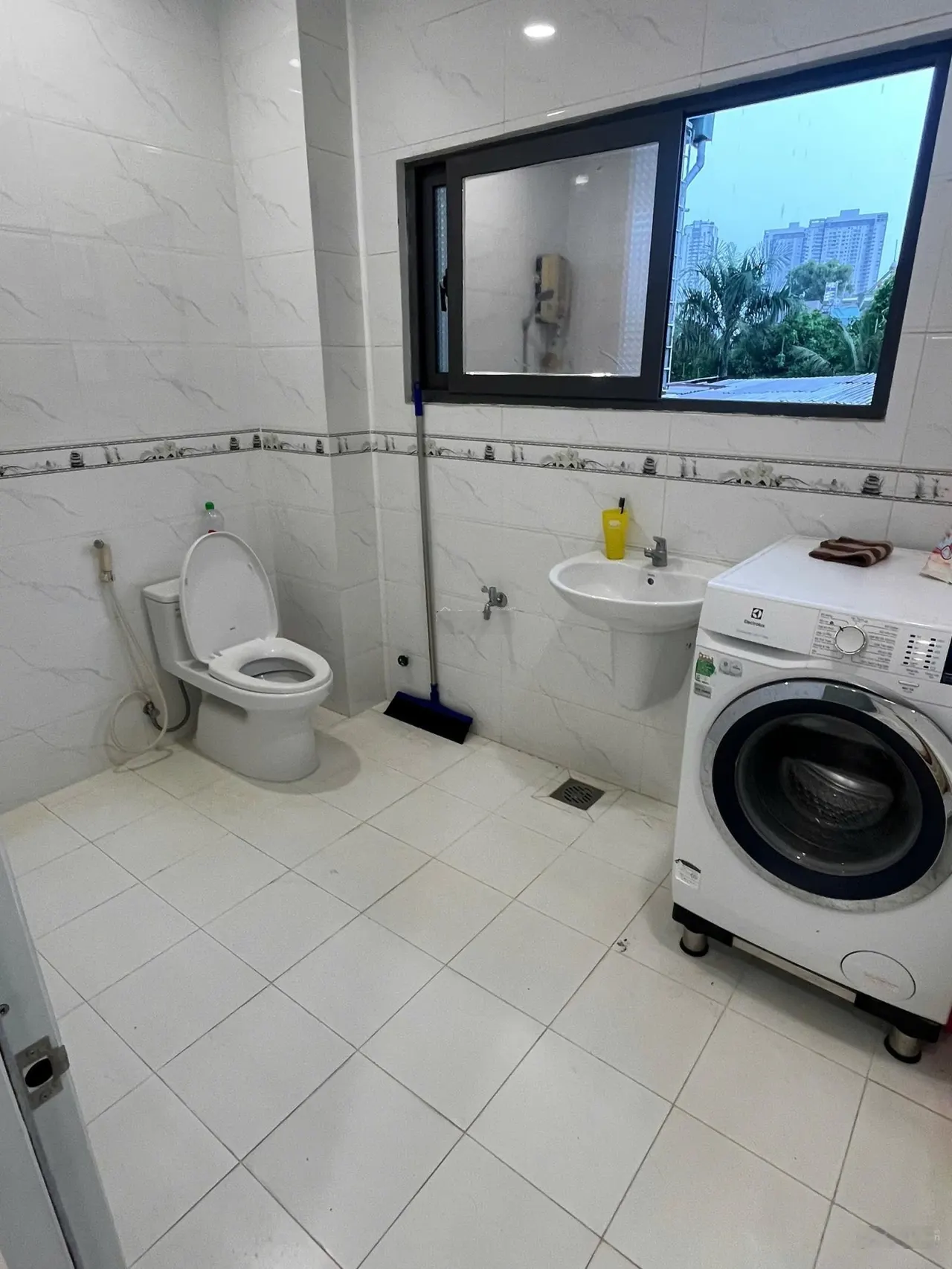 Cho thuê nhà đẹp đường số Tân Quy, Quận 7 - Nội thất ở ngay - Giá 15tr/th