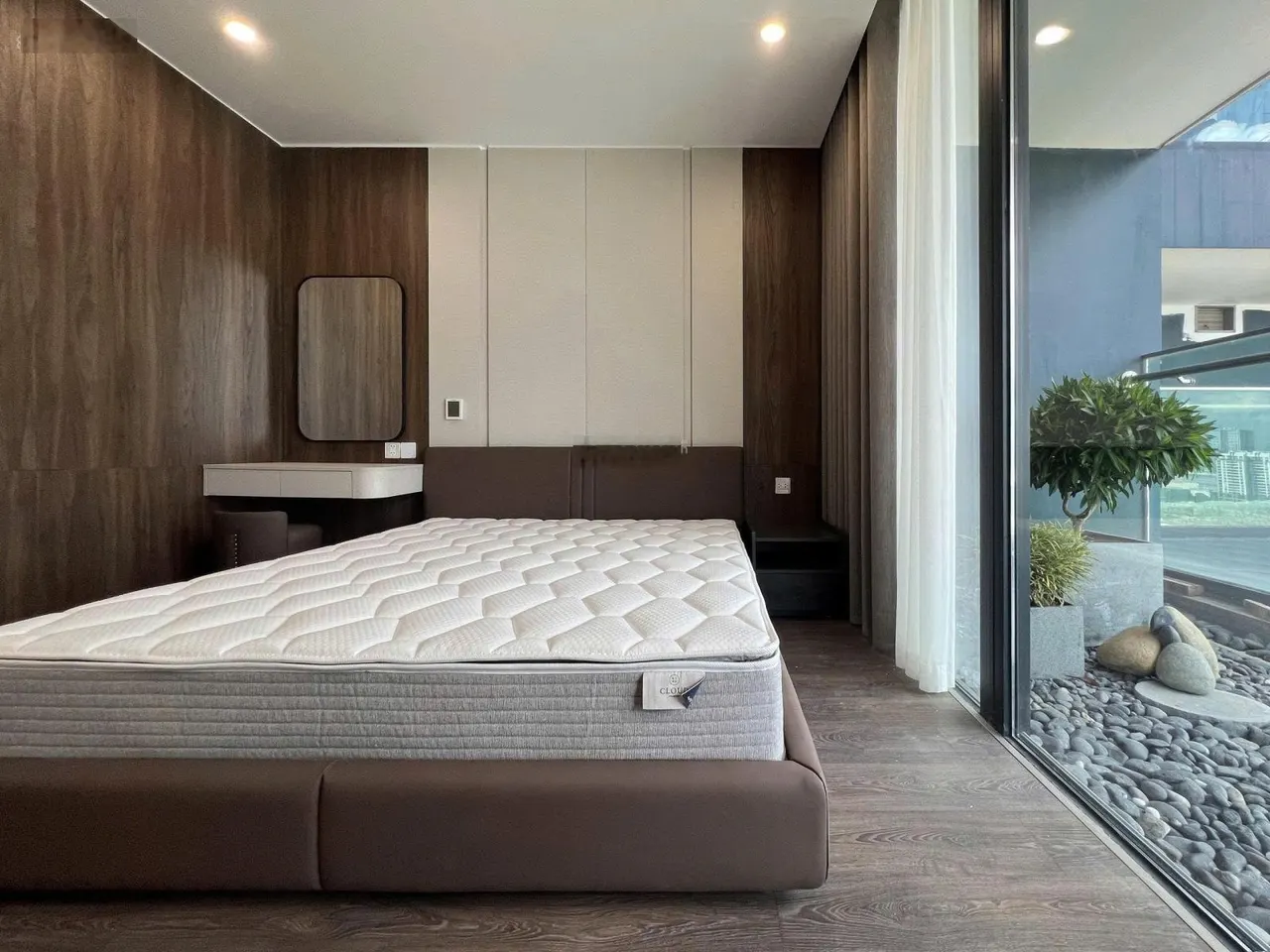 Chính chủ gửi cho thuê căn hộ Sunshine Golden River | 3PN 161m2, CB - full đồ nhập khẩu, vào ở ngay