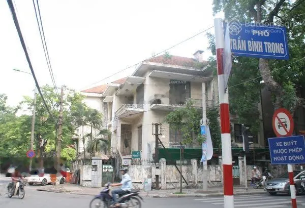 Cho thuê nhà mặt phố Nguyễn Du, DT 530m2, MT 12m, xây 2 tầng
