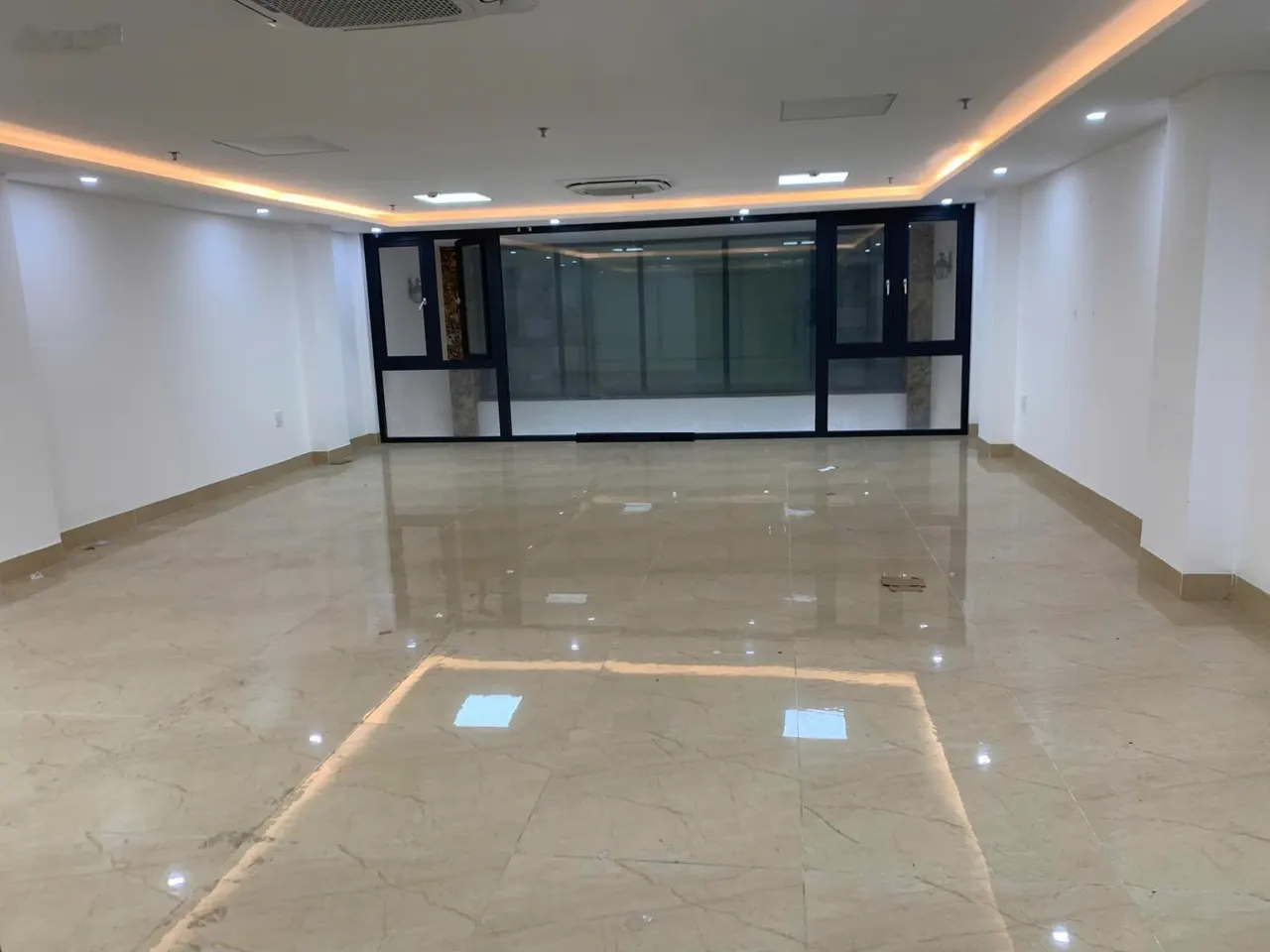 Chính chủ cho thuê văn phòng tại 41 Khuất Duy Tiến, Thanh Xuân. DT 85m2 giá 23tr/tháng. 098••••12