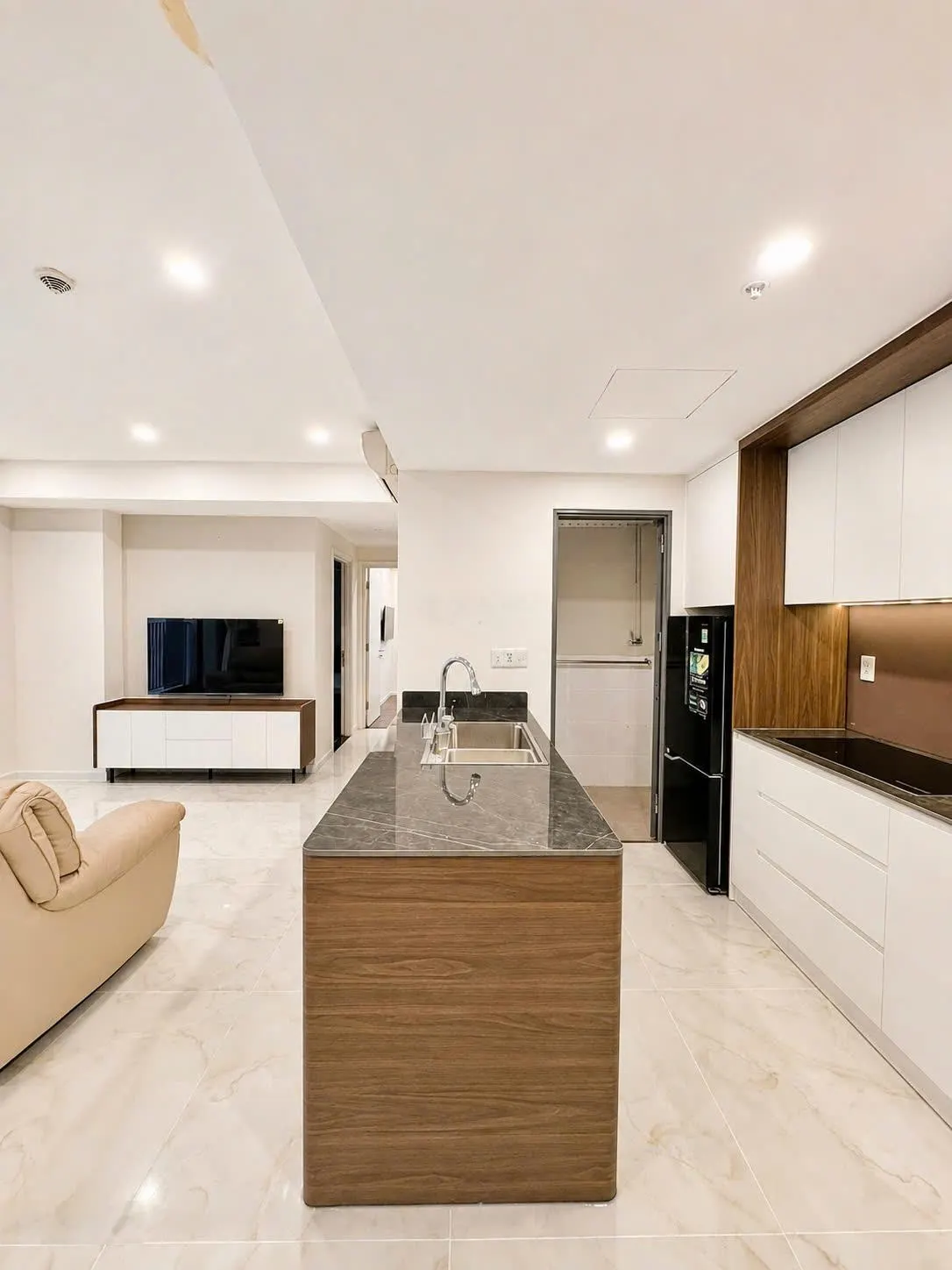 Cho thuê căn 2PN Masteri Thảo Điền Tòa T4 tầng cao view thoáng đắt giá