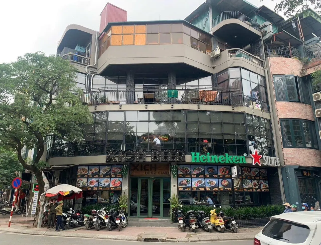 Tôi muốn cho thuê gấp nhà mặt phố Duy Tân, Cầu Giấy mặt tiền lô góc 30m, diện tích 150m2 x 4 tầng