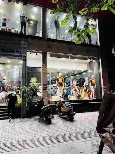 Cho thuê nhà mặt phố tại Điện Biên Phủ, diện tích 400m2, mặt tiền 15m, hàng hiếm giá tốt