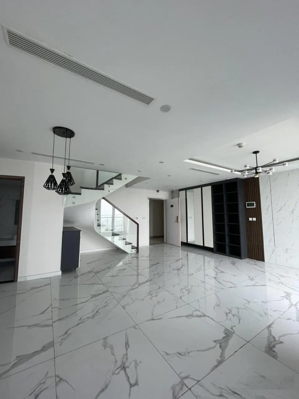 Cho thuê căn hộ chung cư Sunshine City, 48 triệu VND, 210 m2, 4PN, 3WC, giá siêu hời!