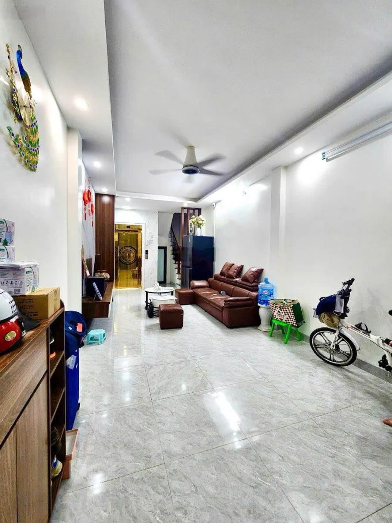 Giá tốt 11.5 tỷ Phân lô 147 Tân Mai - 52m2 6 tầng thang máy - Ô tô tránh nhau - Full nội thất
