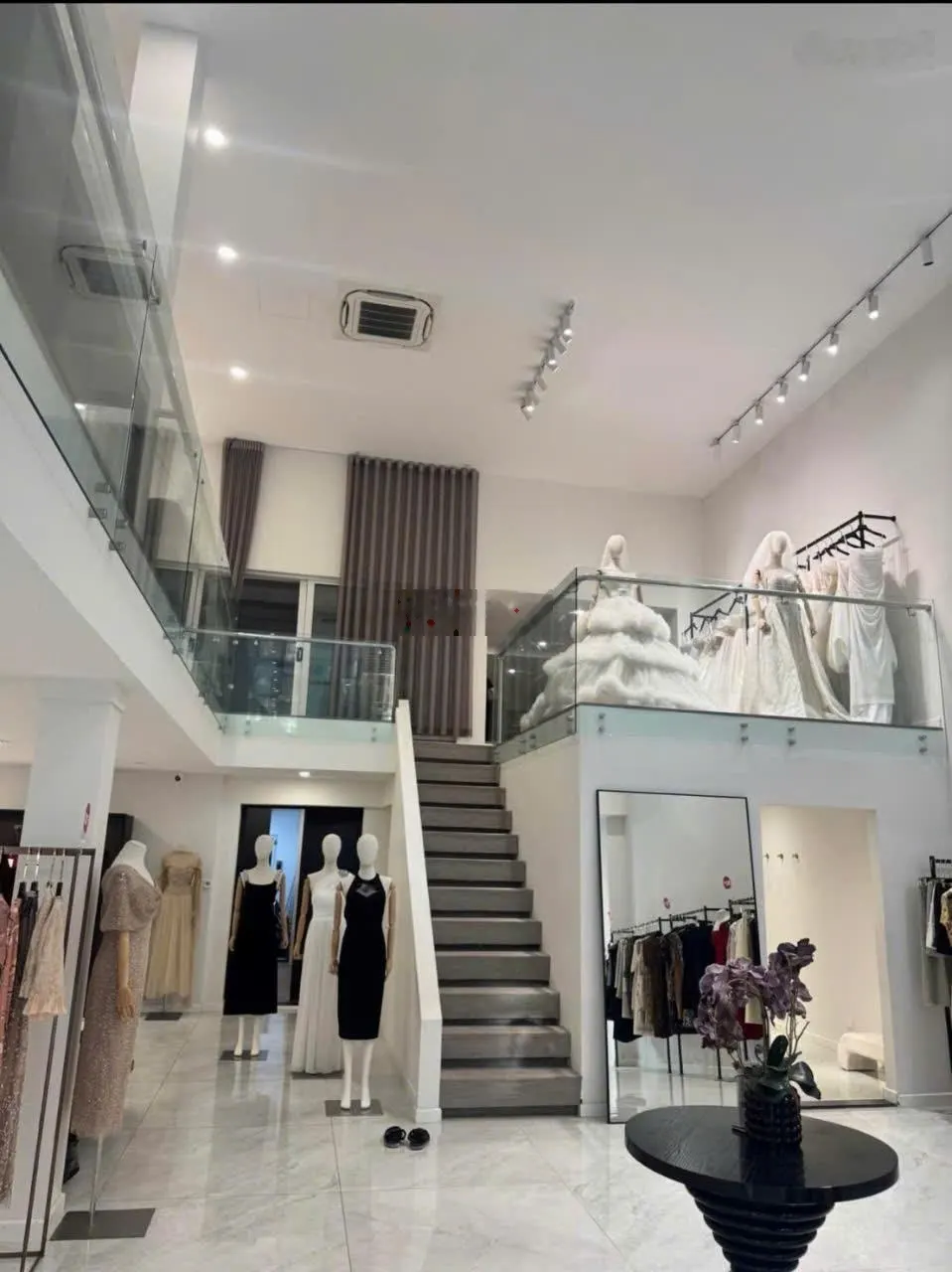 Cho thuê mặt bằng mặt phố Triệu Việt Vương, Hai Bà Trưng, 250m² x 3,5 tầng, MT 10m, 180 triệu/tháng