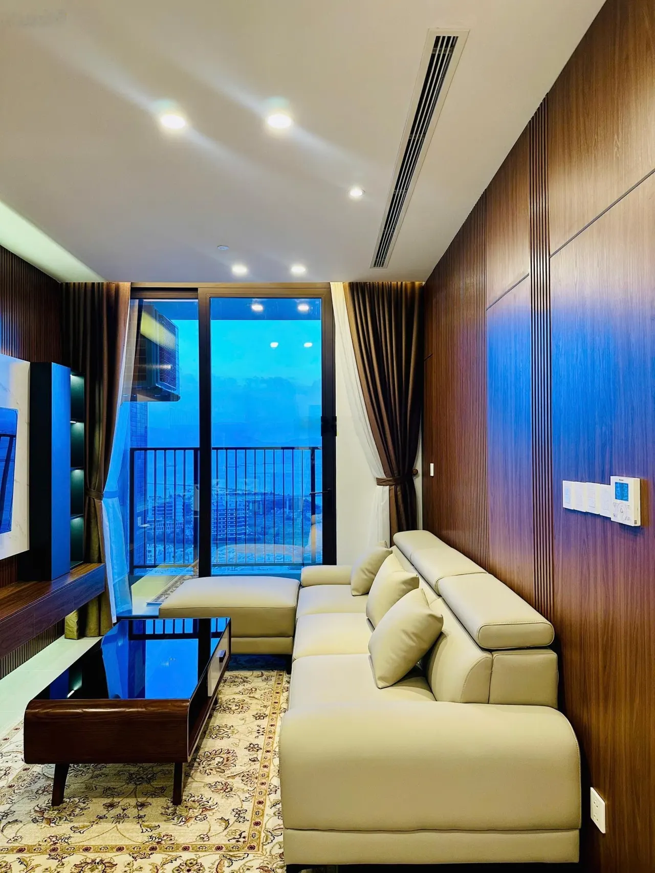 Cho thuê căn hộ 1 phòng ngủ Sam 51m2 view sông Hàn cực đẹp, sẵn nội thất, vào ở ngay