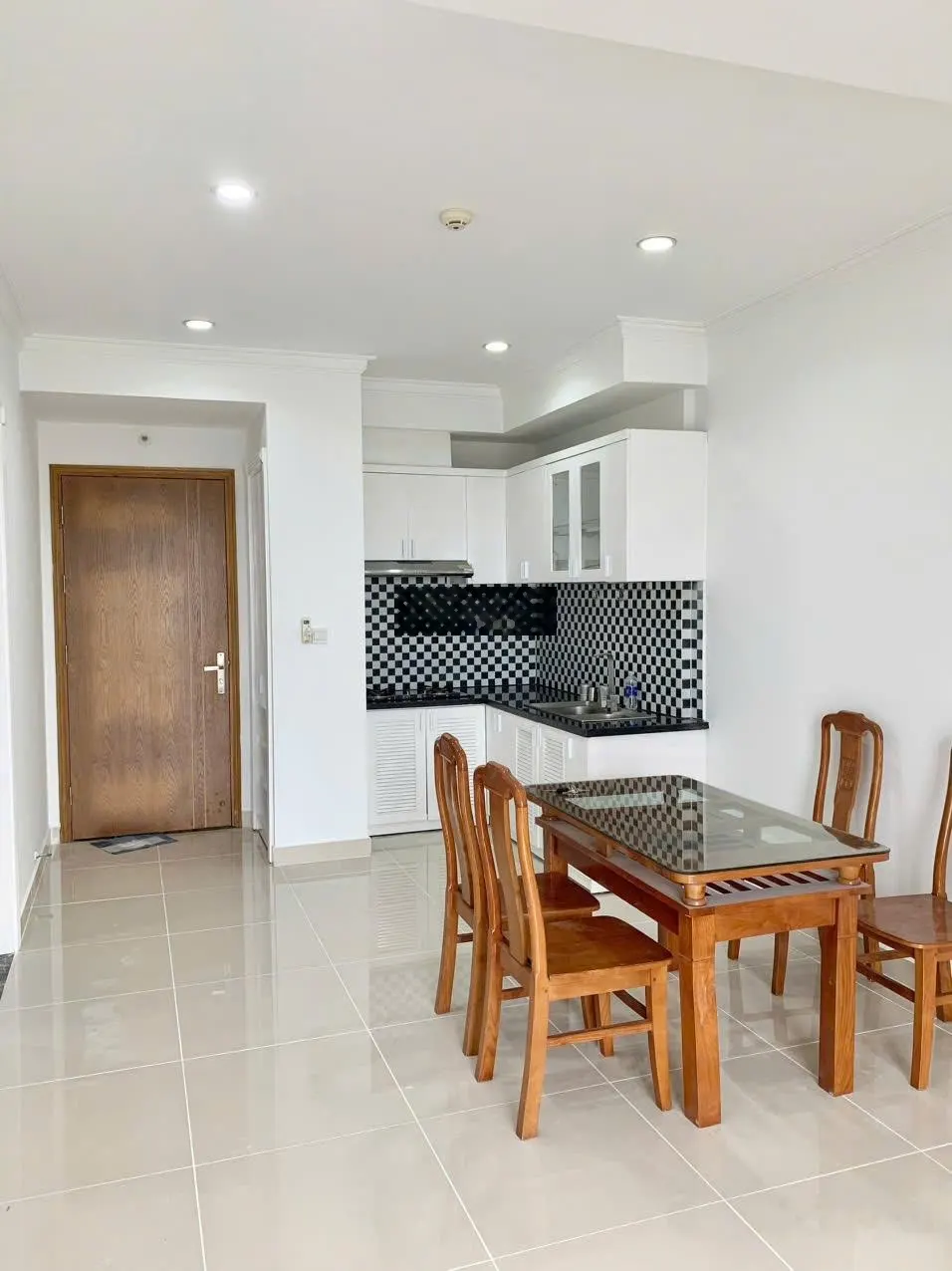 Phúc Yên 3 - 62m2 - lầu trung - nhà mới, nội thất dính tường - 9,5 triệu - 2PN 2WC