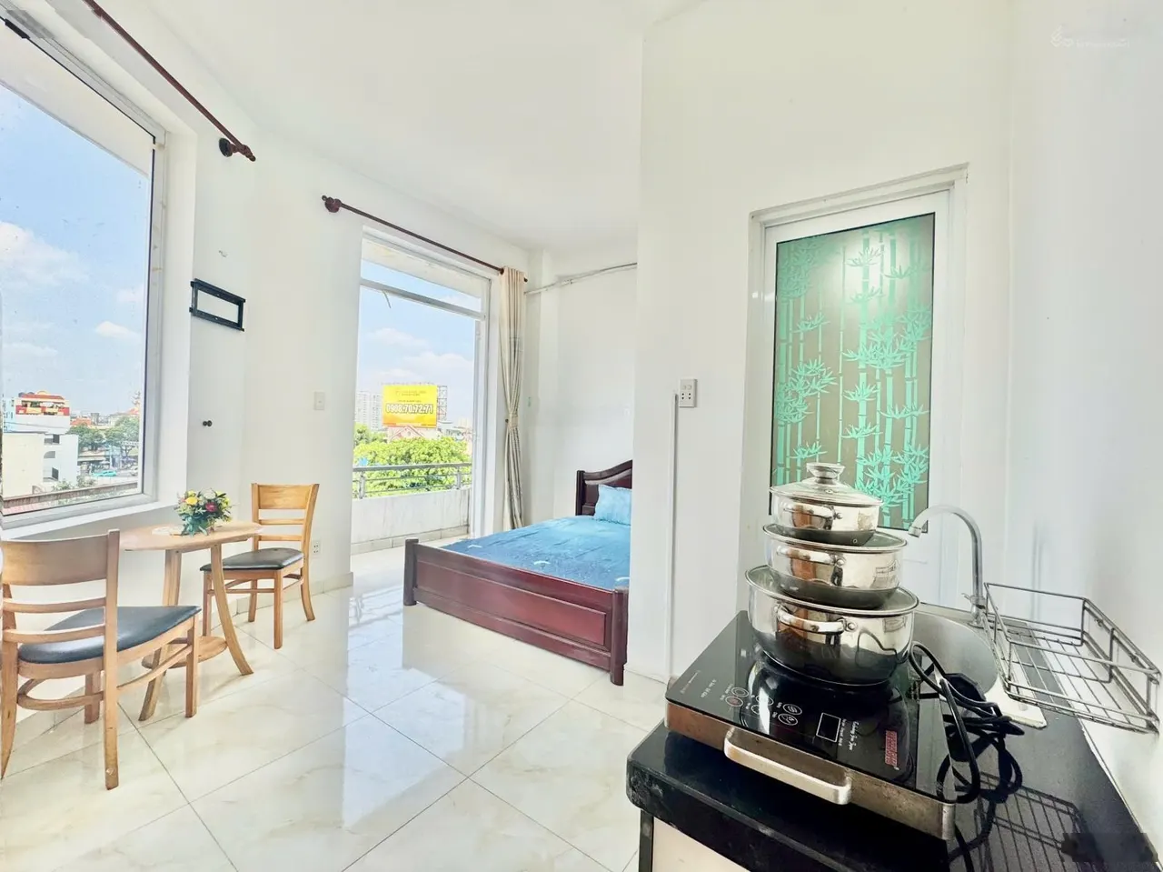 Phòng ban công new Đường Trường Chinh giao Phan Huy Ích giá 4,5 triệu