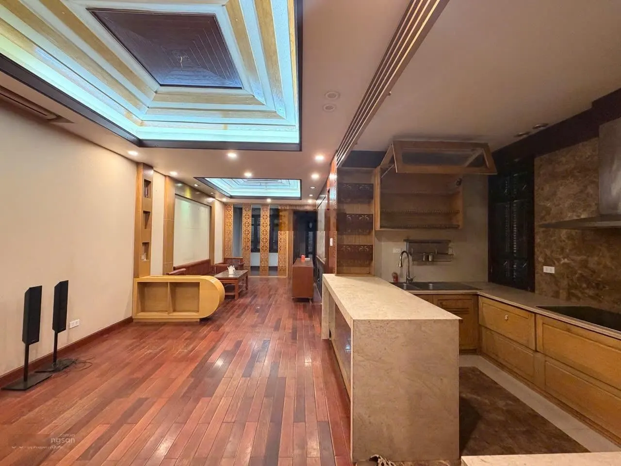 Cho thuê nhà 5 tầng mặt phố tô ngọc vân quảng an tây hồ hà nội diện tích: 140m²