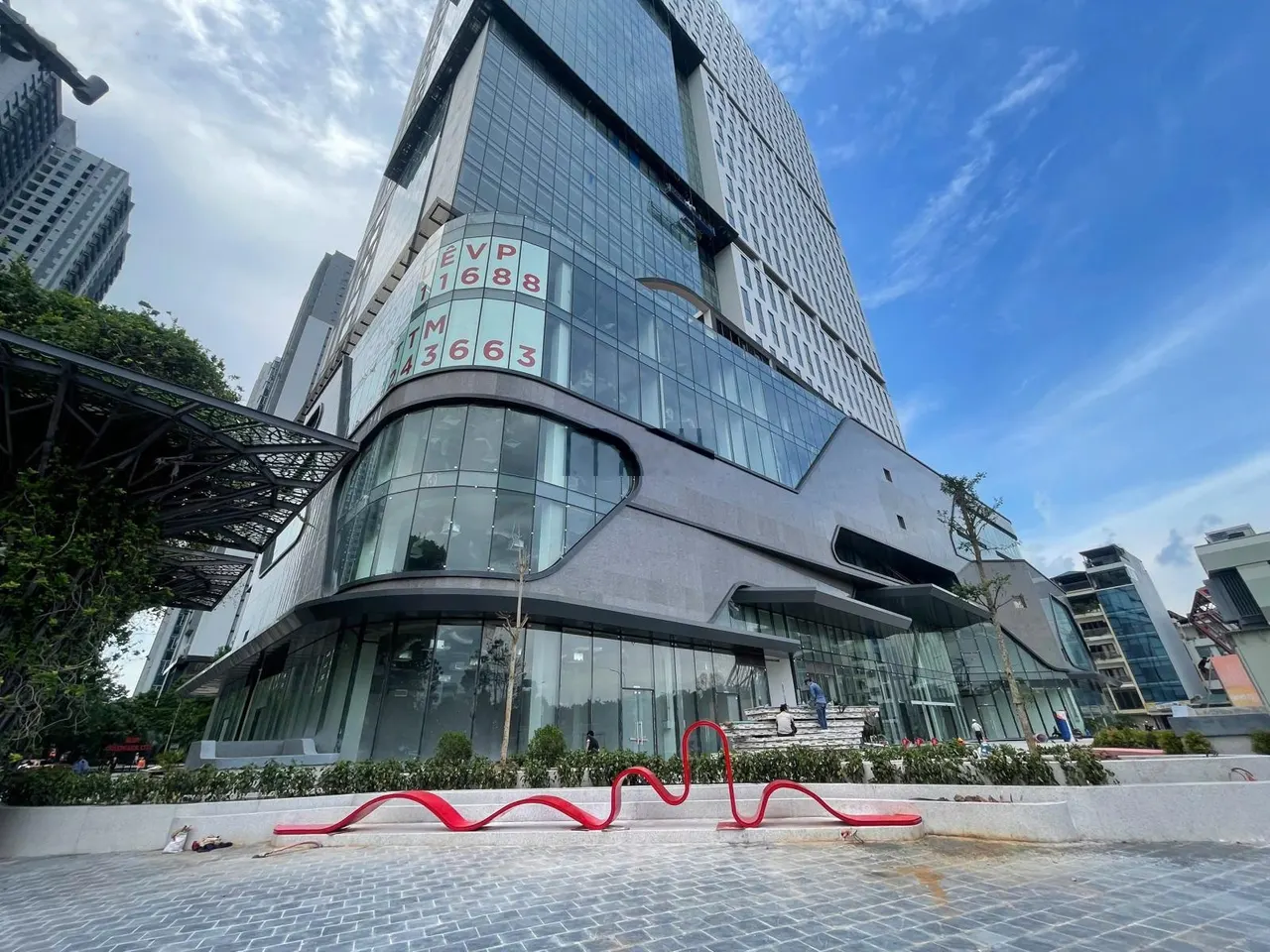 Cho thuê văn phòng diện tích 137m2 tại ROX Tower Goldmark City - 136 Hồ Tùng Mậu