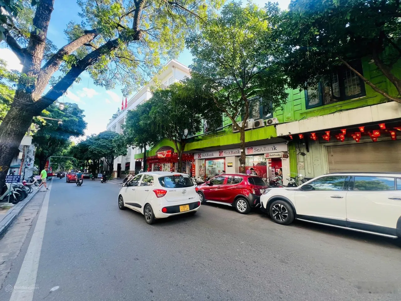Cho thuê mặt bằng Hàng Trống, diện tích 82m2, mặt tiền 8m. Giá 140tr. Cafe,fastfood, showroom, VPGD