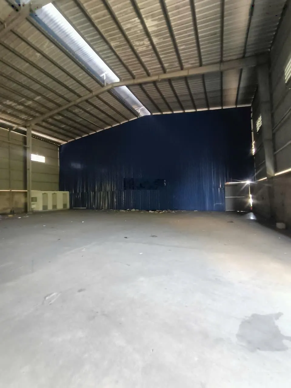 Cho thuê kho xưởng đẹp tại Nguyễn Xiển cao, thoáng, trần cao 11m, đường cont giá chỉ 35tr