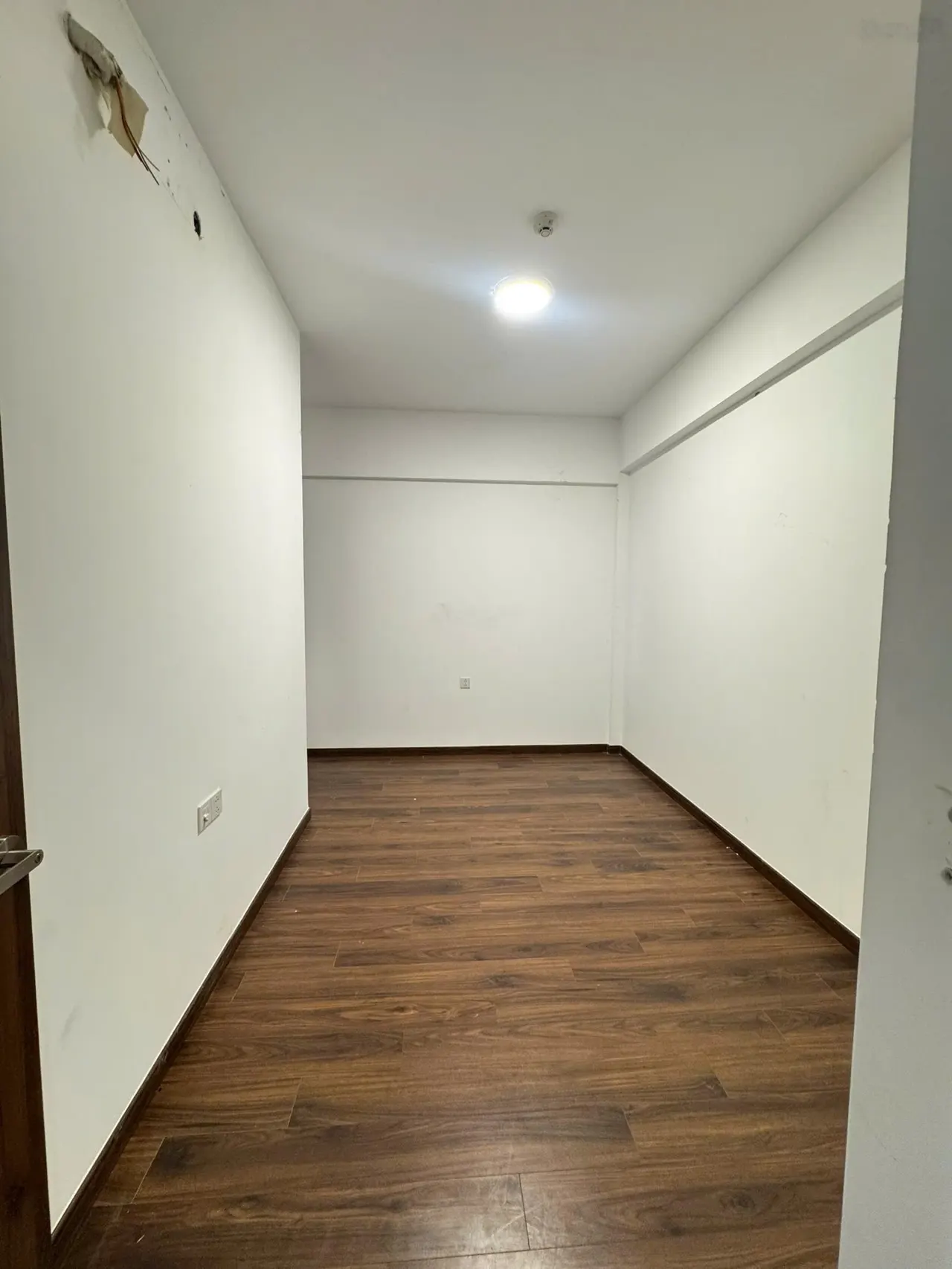 Cho thuê Mizuki Park 2PN 78m2. Giá 9,5 triệu. Có rèm, giàn phơi, kính bếp