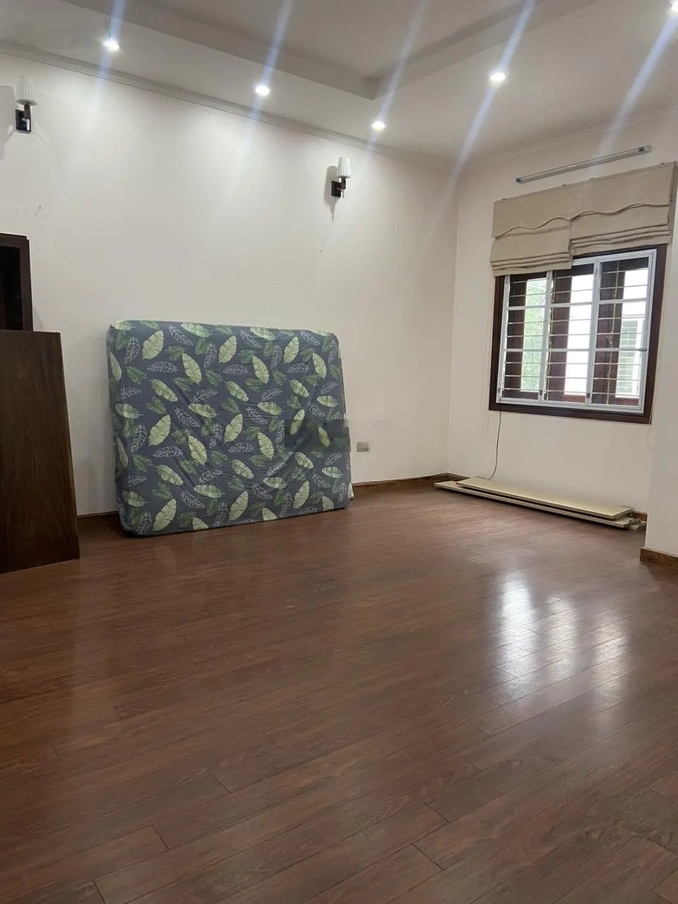 Chính chủ cho thuê nhà ngõ 30 Nguyễn Thị Định, Yên Hòa, Hà Nội. Nhà mới đẹp.