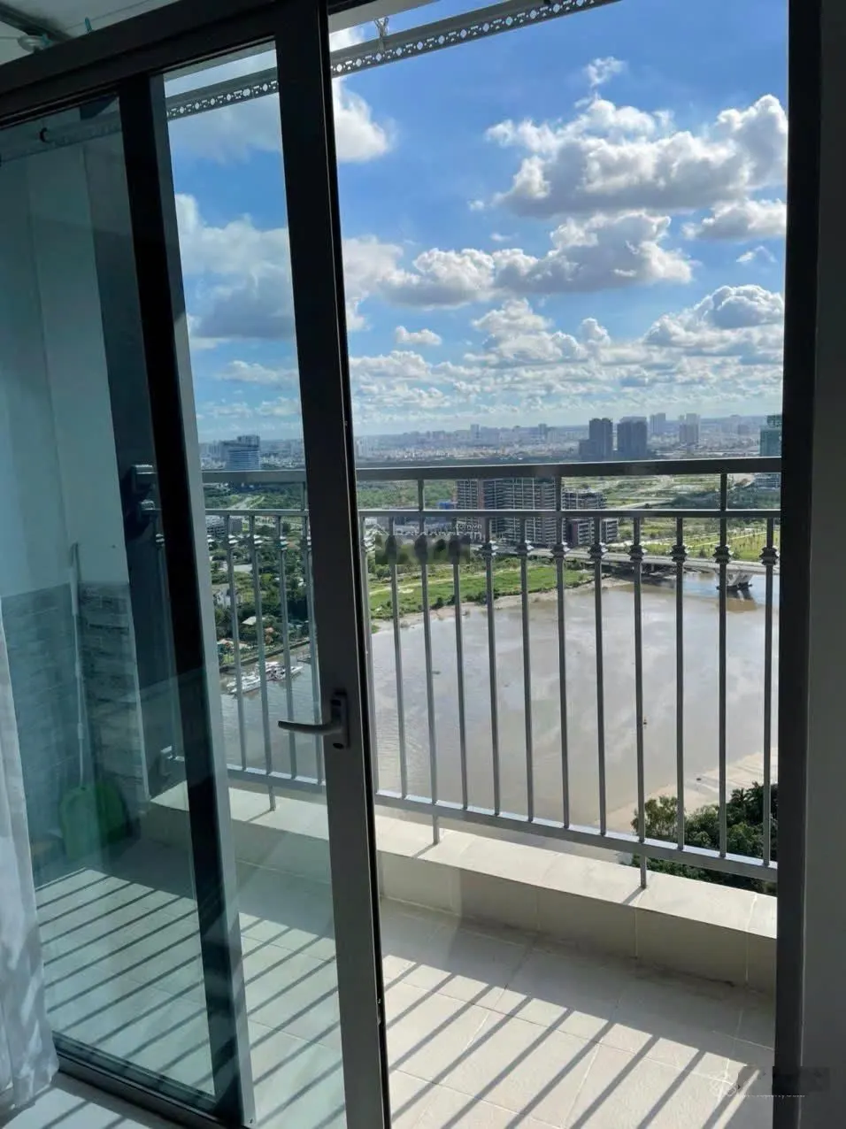 Căn hộ CC 1PN tại Vinhomes Central Park, 16 triệu, 36m2 cho thuê chỉ với chính chủ