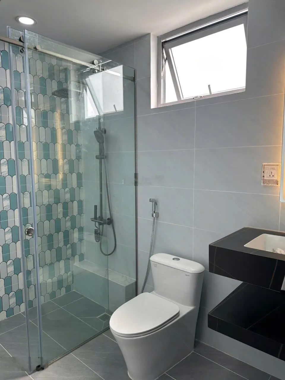 Cho thuê 2PN 2WC Celesta Rise full nội thất mới giá chỉ 18tr/th, LH 098••••18 em Tính