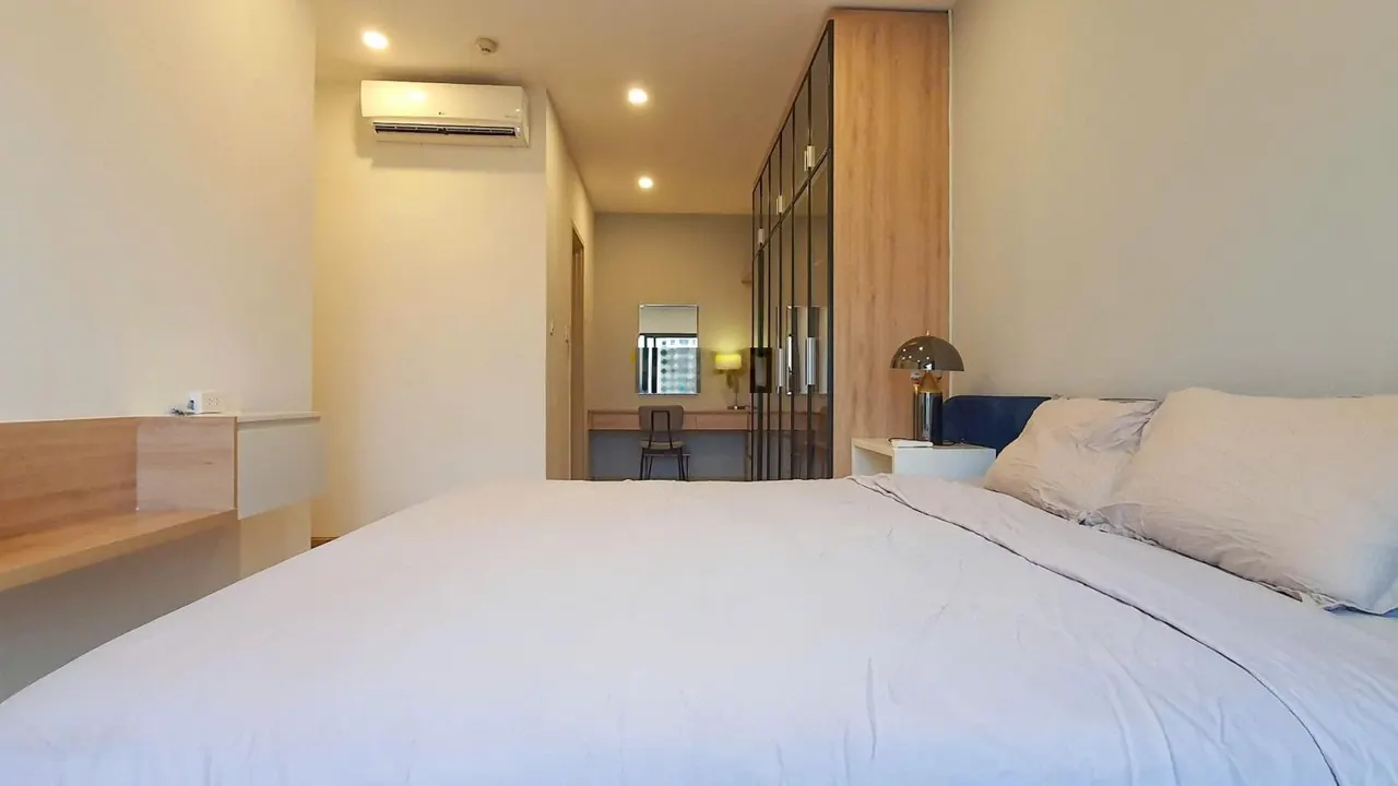 Cho thuê căn hộ New City Thủ Thiêm diện tích lớn 114m2, 3PN, full nội thất, giá tốt 26tr/tháng.
