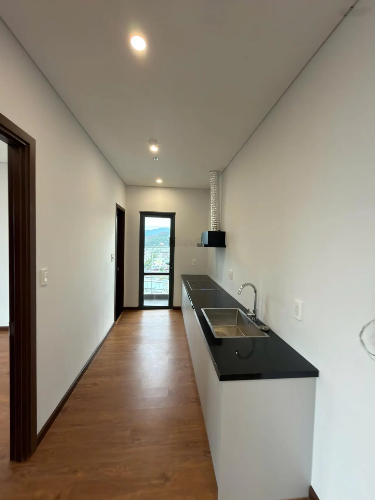Cho thuê căn 2PN Mia Plaza chỉ 7 triệu/tháng