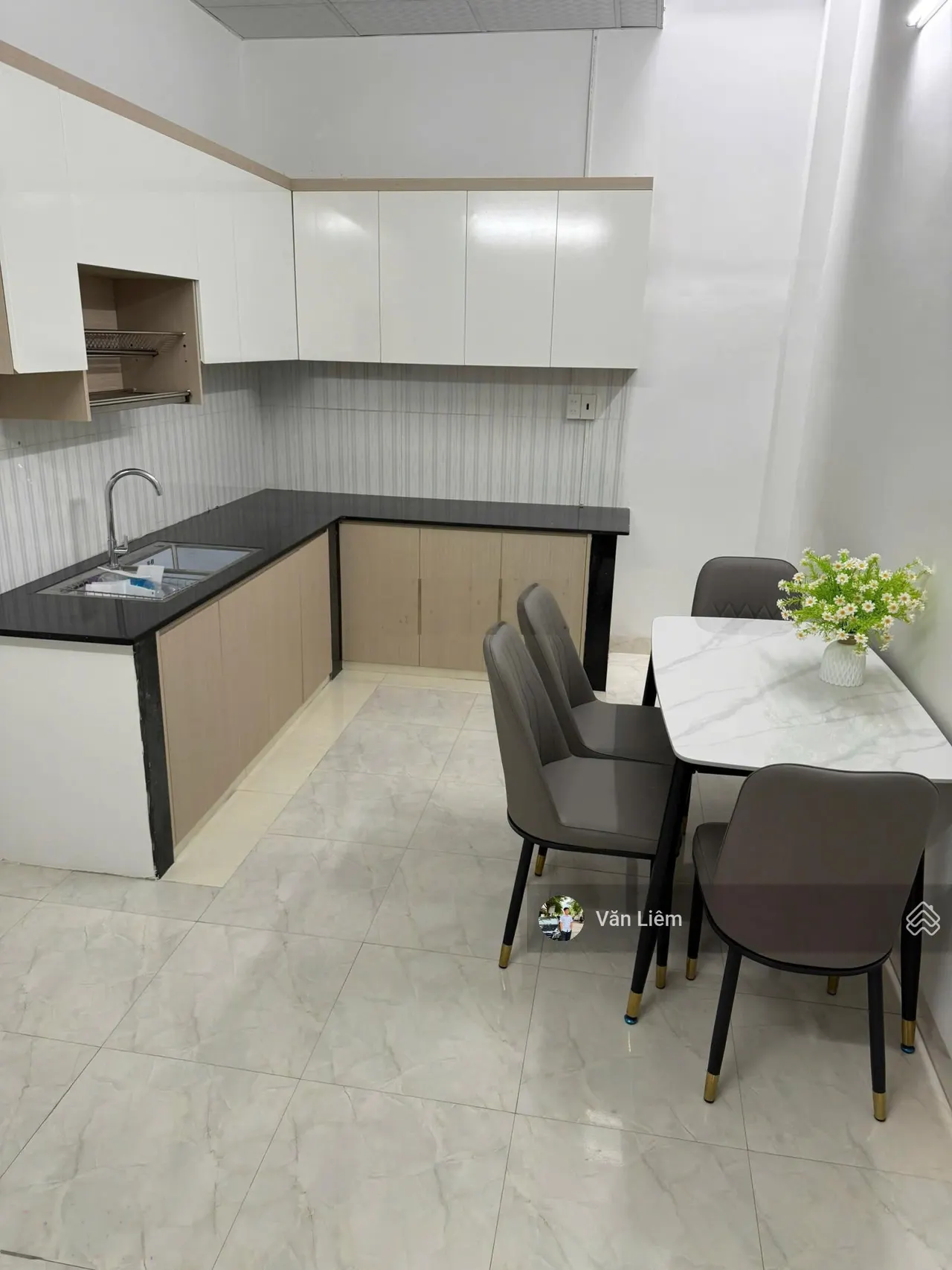 Cho thuê nhà 2 tầng TĐC Đất Lành, Nha Trang Diện tích: 72m2 3 phòng ngủ ngủ 2 wc