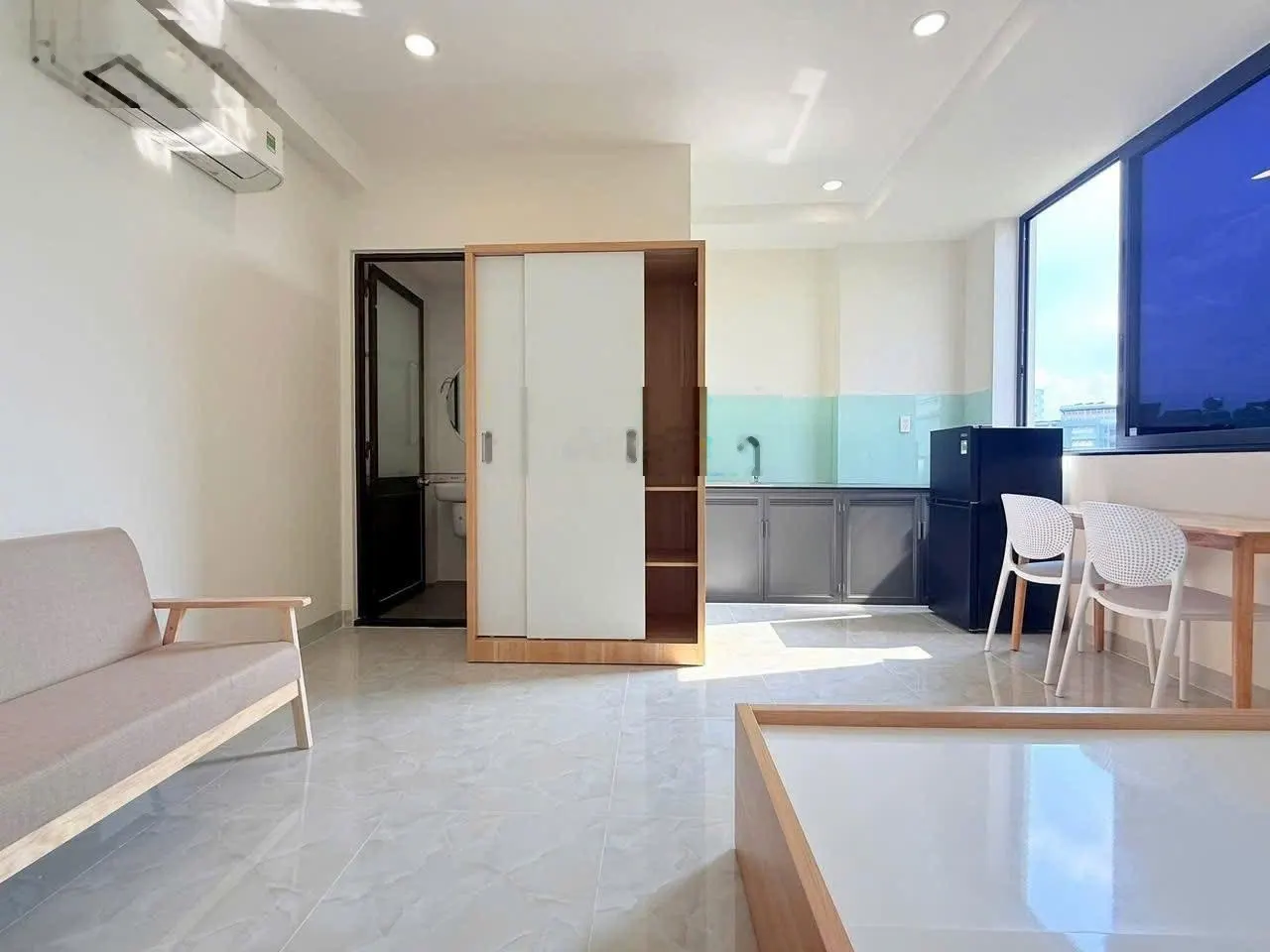 Ngay Cao đẳng Đại Việt, CV Văn hóa Gò Vấp. Lotte Mart Nguyễn Văn Lượng