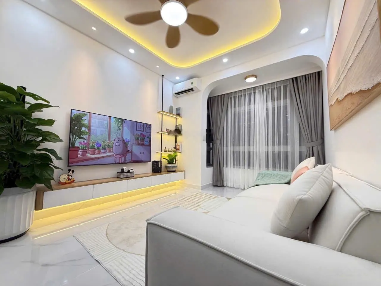 Cần cho thuê căn hộ 2PN Sunrise Riverside Dt 70m2, nhà đẹp full nội thất, giá chỉ 14 triệu/tháng.