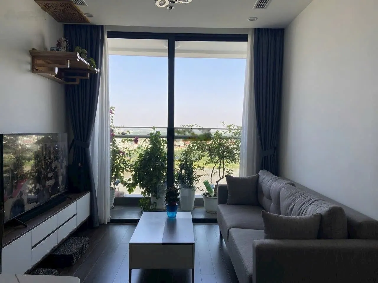 Cho thuê phòng - Đường Nguyễn Lam - 70m2, 2 ngủ, 2 vs - full nội thất. Giá: 9tr/tháng.