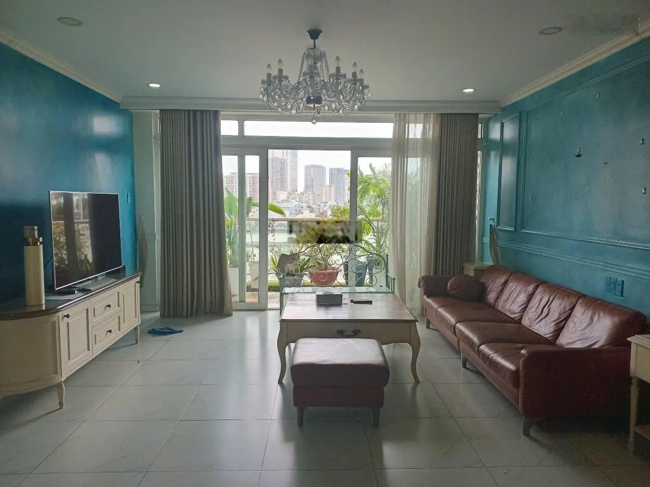 Cho thuê gấp căn 4PN view sông có nội thất, giá 28 triệu, thương lượng. LH: Vân 090••••89