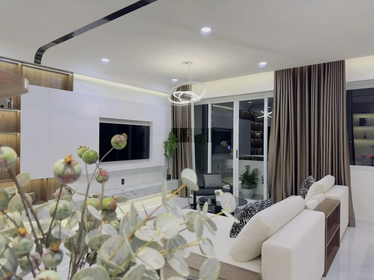 Cho thuê căn hộ Green View 118m2 - 3PN - Căn góc giá 24tr view Đông Nam - biệt thự yên tĩnh