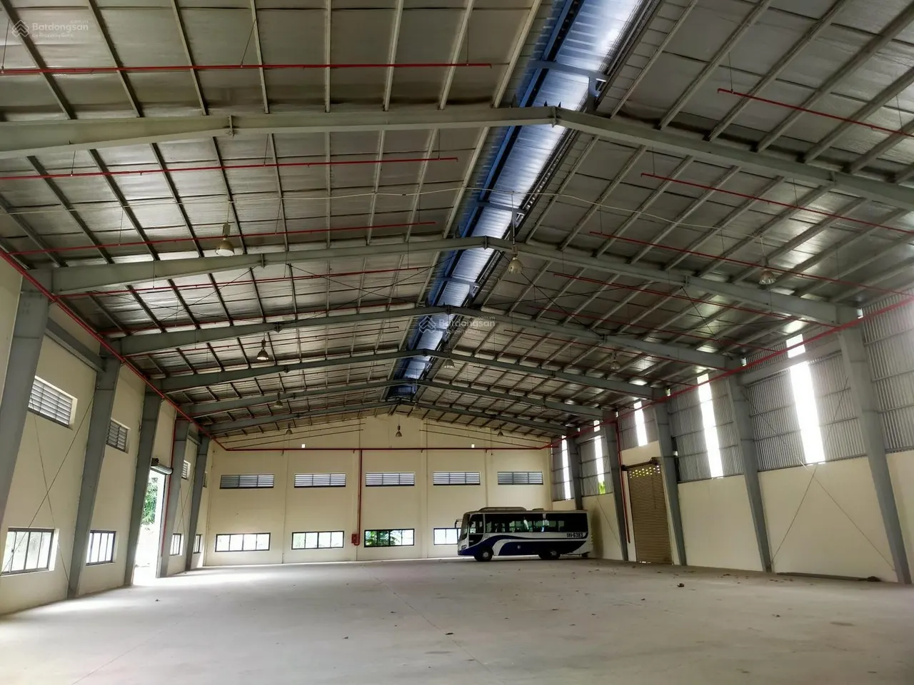Cho thuê kho 1600m2 có PCCC tự động - Đường Mã Lò - cont40f vào tới kho, mái cao 10m
