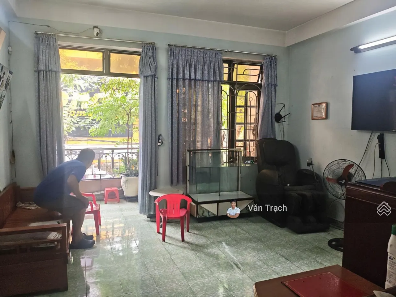 Cho thuê nhà 5 tầng Hồng Bàng Tân Lập Nha Trang hướng Đông Bắc 6 ngủ giá 57 triệu/tháng