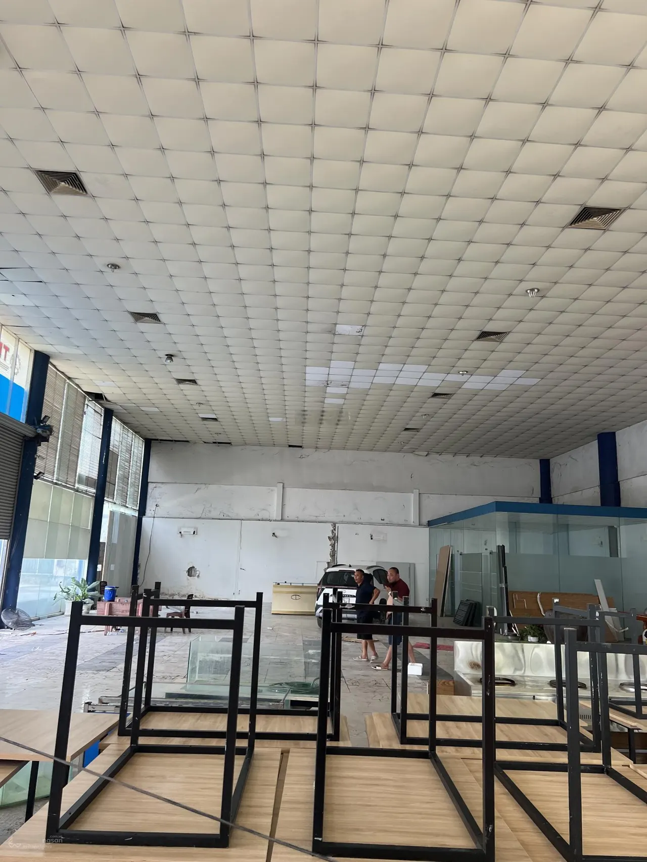 Cho thuê mặt bằng kinh doanh đẹp, cao 10m, phù hợp showroom, gara, cửa hàng, nhà hàng giá tốt